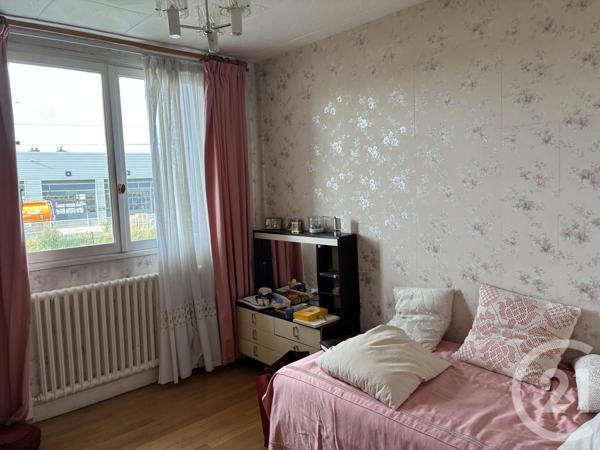 Maison à vendre  6 pièces - 135,20 m2 LES ESSARTS LE ROI - 78