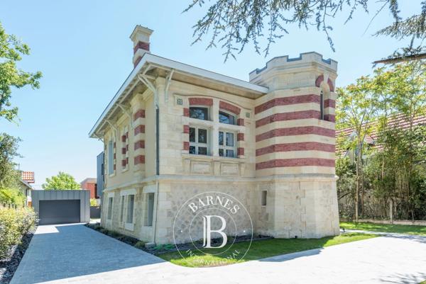 Pessac, Maison 5 Chambres -  206 m² à vendre