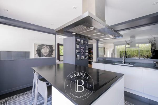 Pessac, Maison 5 Chambres -  206 m² à vendre