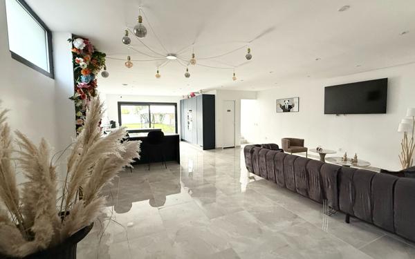 Maison à vendre    6 pièces • 202 m2 Villiers-sur-Marne