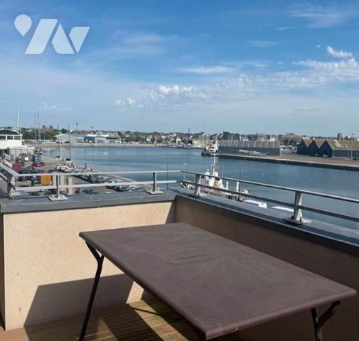 SAINT MALO APPARTEMENT DE TYPE III DERNIER ETAGE VUE DEGAGEE  BASSIN 