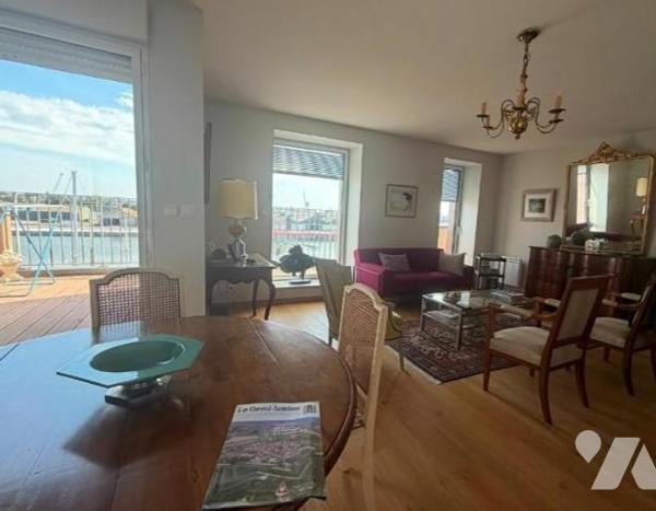 SAINT MALO APPARTEMENT DE TYPE III DERNIER ETAGE VUE DEGAGEE  BASSIN 