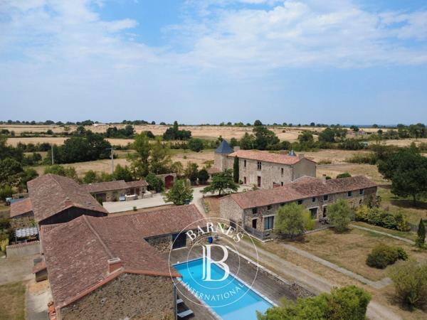 Thouars, Manoir 14 Chambres -  850 m² à vendre