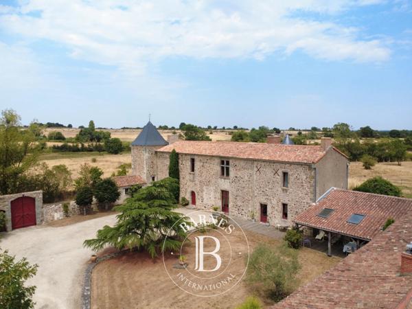 Thouars, Manoir 14 Chambres -  850 m² à vendre