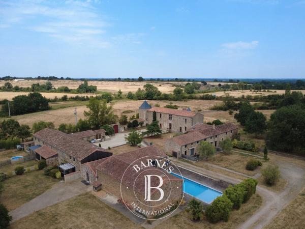 Thouars, Manoir 14 Chambres -  850 m² à vendre