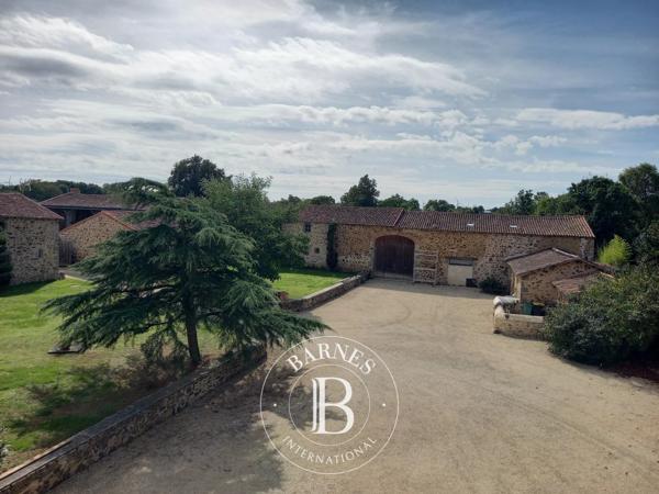 Thouars, Manoir 14 Chambres -  850 m² à vendre