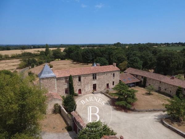 Thouars, Manoir 14 Chambres -  850 m² à vendre
