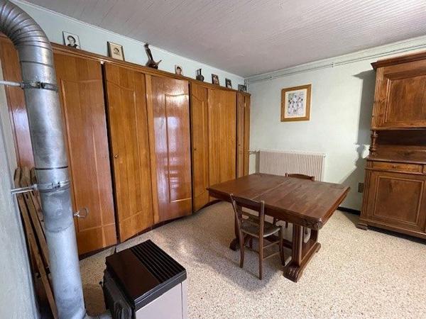 a vendre en campagne ETOILE SUR RHONE  MAISON EN PIERRE avec 1700m2 de terrain  et dépendances a rénover entièrement, nombreuses possibilités pour agrandissement