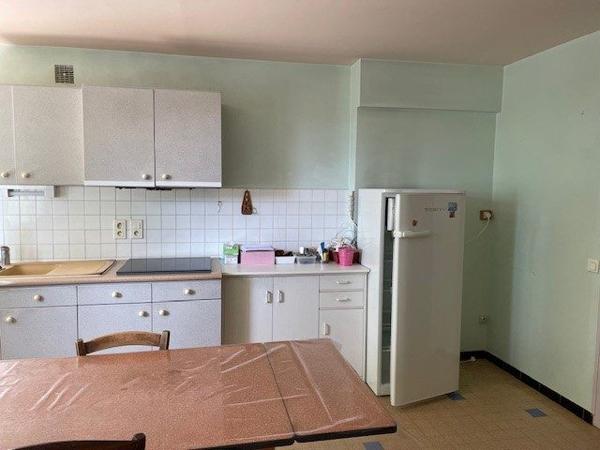 a vendre en campagne ETOILE SUR RHONE  MAISON EN PIERRE avec 1700m2 de terrain  et dépendances a rénover entièrement, nombreuses possibilités pour agrandissement