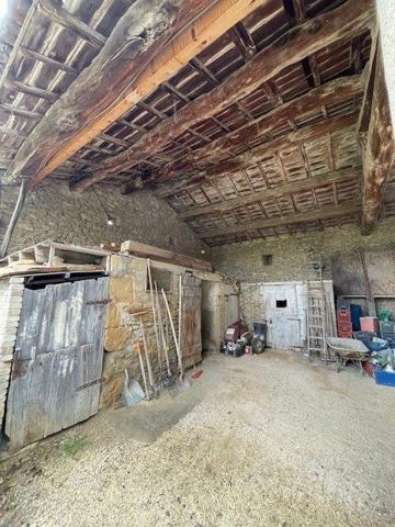 a vendre en campagne ETOILE SUR RHONE  MAISON EN PIERRE avec 1700m2 de terrain  et dépendances a rénover entièrement, nombreuses possibilités pour agrandissement
