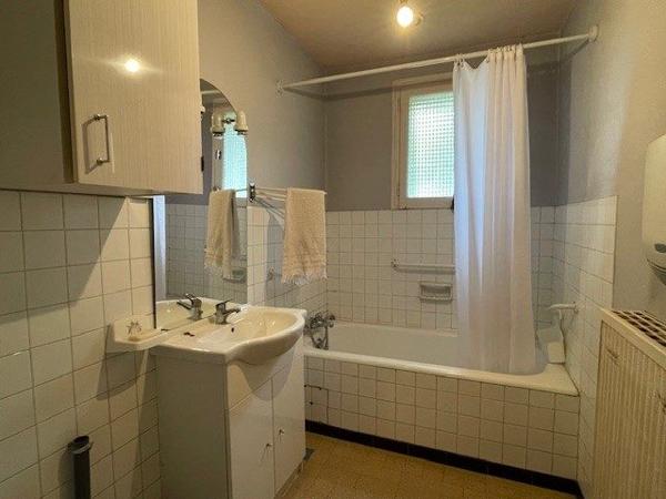 a vendre en campagne ETOILE SUR RHONE  MAISON EN PIERRE avec 1700m2 de terrain  et dépendances a rénover entièrement, nombreuses possibilités pour agrandissement