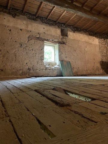 a vendre en campagne ETOILE SUR RHONE  MAISON EN PIERRE avec 1700m2 de terrain  et dépendances a rénover entièrement, nombreuses possibilités pour agrandissement