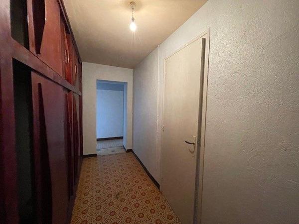 a vendre en campagne ETOILE SUR RHONE  MAISON EN PIERRE avec 1700m2 de terrain  et dépendances a rénover entièrement, nombreuses possibilités pour agrandissement