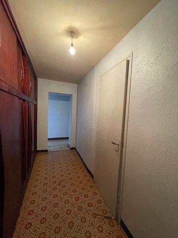 a vendre en campagne ETOILE SUR RHONE  MAISON EN PIERRE avec 1700m2 de terrain  et dépendances a rénover entièrement, nombreuses possibilités pour agrandissement