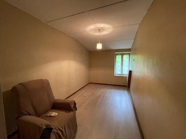 a vendre en campagne ETOILE SUR RHONE  MAISON EN PIERRE avec 1700m2 de terrain  et dépendances a rénover entièrement, nombreuses possibilités pour agrandissement