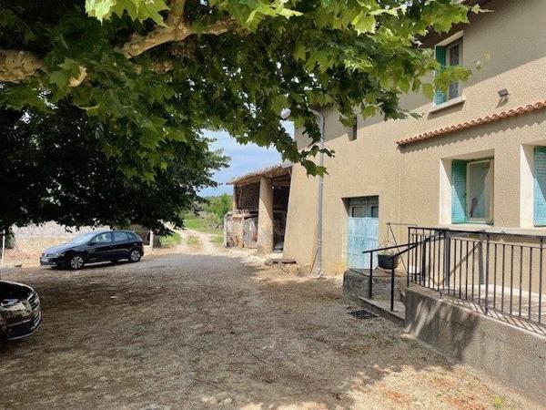 a vendre en campagne ETOILE SUR RHONE  MAISON EN PIERRE avec 1700m2 de terrain  et dépendances a rénover entièrement, nombreuses possibilités pour agrandissement