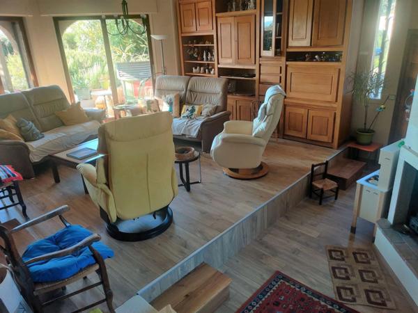 Belle maison d'architecte - avec possibilité de cabinet indépendant (idéal pour profession libérale) - à vendre à Bias - Lot-et-Garonne (47),