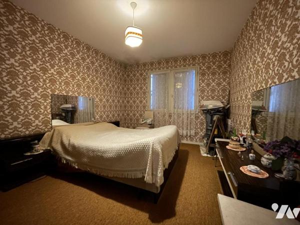 A VENDRE - LE CROISIC - Centre - Vue Mer  - Appartement T2 d'env 59.89m²  avec cave et parking.