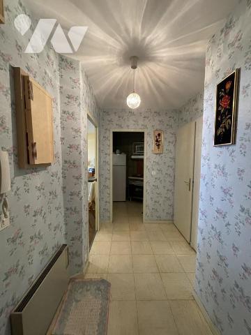 A VENDRE - LE CROISIC - Centre - Vue Mer  - Appartement T2 d'env 59.89m²  avec cave et parking.