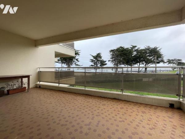 A VENDRE - LE CROISIC - Centre - Vue Mer  - Appartement T2 d'env 59.89m²  avec cave et parking.
