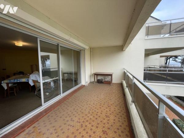 A VENDRE - LE CROISIC - Centre - Vue Mer  - Appartement T2 d'env 59.89m²  avec cave et parking.