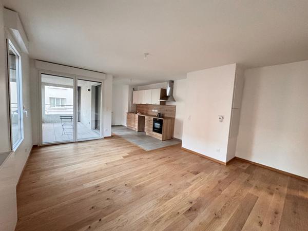 A LOUER - F3 de 64.6 m2 - LOGGIA - PARKING