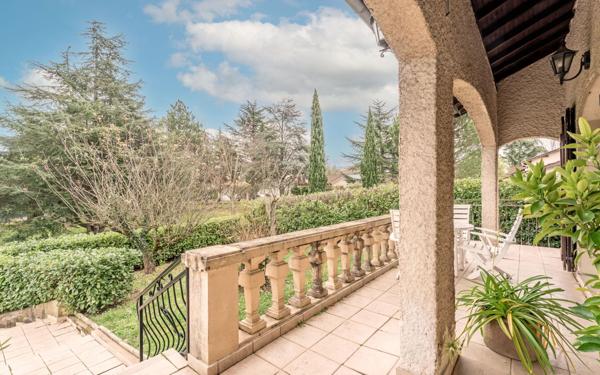 Maison à vendre    4 pièces • 120 m2 Champagne-au-Mont-d'Or