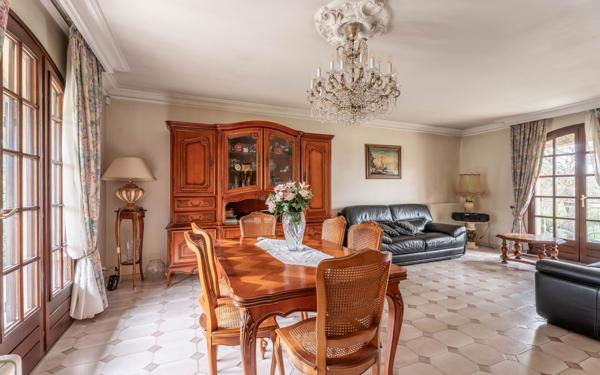 Maison à vendre    4 pièces • 120 m2 Champagne-au-Mont-d'Or