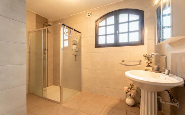 Maison à vendre    4 pièces • 120 m2 Champagne-au-Mont-d'Or