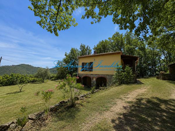 Meyrannes, maison à étage avec beaucoup de charme de 83 m² habitable avec 100 m² d'annexes sur 3804m² de terra