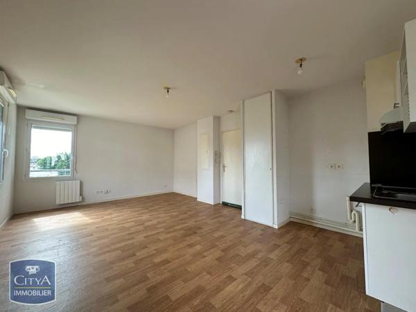 Appartement à louer 2 pièces 40.36m² Lucé (28110)