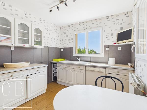 Maison aux trois espaces de vie indépendants