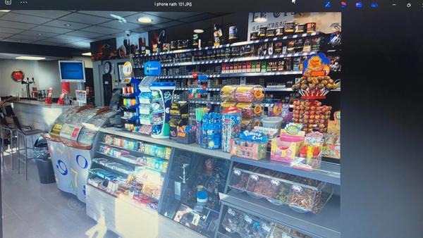 Fonds de commerce à vendre LOURDES (65)- Très beau bar tabac avec un EBE de 80 ke. avec cession des murs ( prix en sus)
