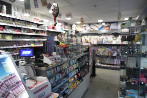 Fonds de commerce à vendre LOURDES (65)- Très beau bar tabac avec un EBE de 80 ke. avec cession des murs ( prix en sus)