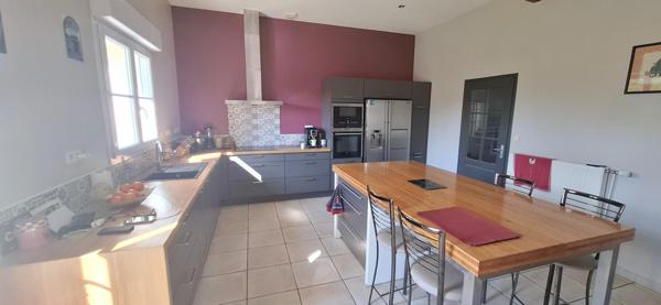 Faible consommation en énergie pour ce plain-pied de 225m2 habitables !