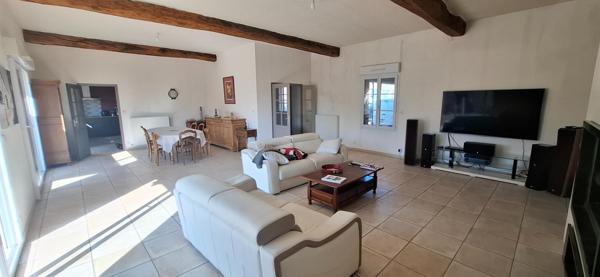 Faible consommation en énergie pour ce plain-pied de 225m2 habitables !