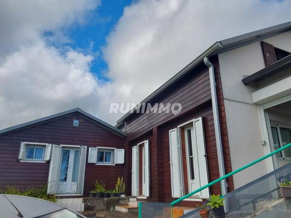 maison de type f9 de 148m2 habitable au tampon