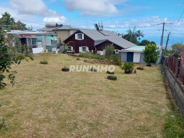 maison de type f9 de 148m2 habitable au tampon