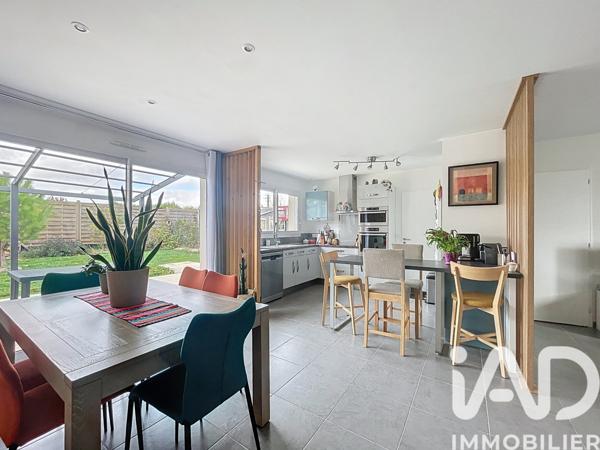 Maison à vendre 7 pièces 134 m² Neuville-de-Poitou