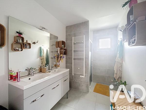 Maison à vendre 7 pièces 134 m² Neuville-de-Poitou