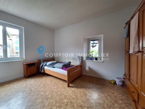 Maison de village
                                                                                                                                                                                                                                                                                                                        3 pièce(s)                                                                                                                                                                                                          2 chambre(s)                                                                                                                                                                                                          52  m²