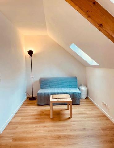Appartement
                                                                                                                                                                                                                                                                                                                        1 pièce(s)                                                                                                                                                                                                                                                                                                                              23.89  m²