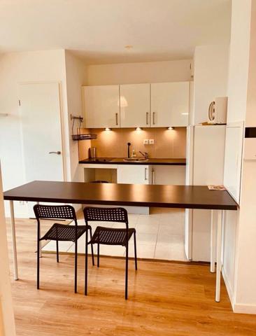 Appartement
                                                                                                                                                                                                                                                                                                                        1 pièce(s)                                                                                                                                                                                                                                                                                                                              23.89  m²