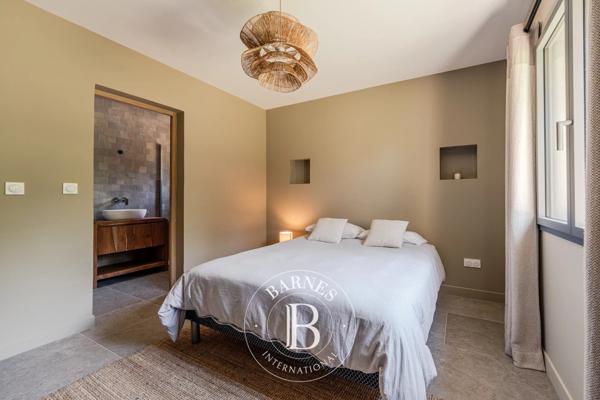 Aix-en-Provence, Maison 4 Chambres -  184 m² à vendre