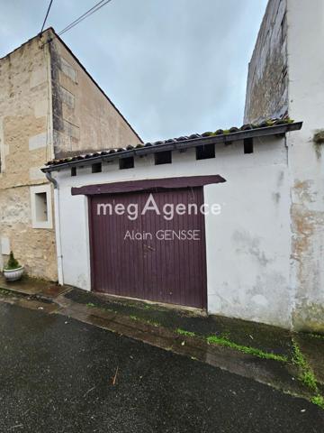 Parking à SAINTES, 17100 - 35m²