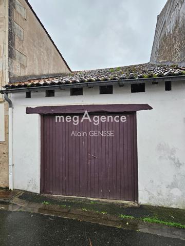 Parking à SAINTES, 17100 - 35m²