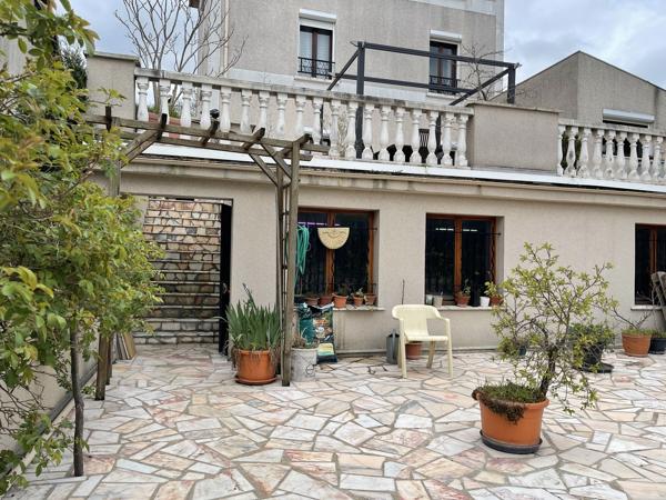 Maison
         12 pièces
        - 311 m² Bien prestige 577 000 € *