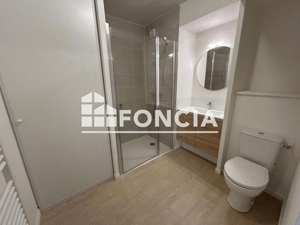 Location Appartement 2 pièces 45.5 m² - 19 QUAI CAMERE ET 38 AVENUE DE PARIS Vernon 27200