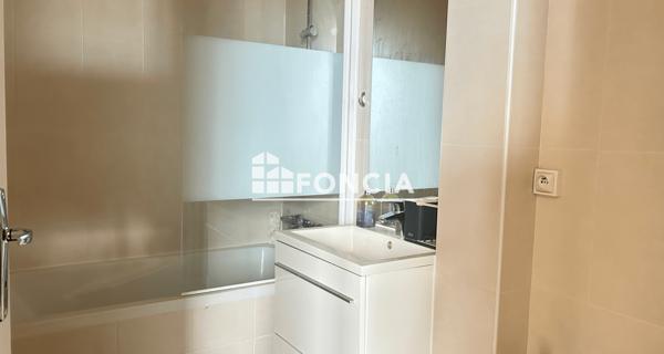 Location Appartement 3 pièces 54.34 m² - Paris 75016
