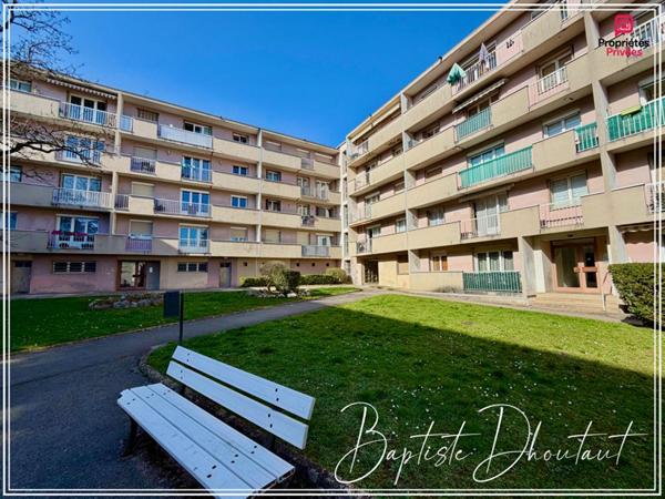 APPARTEMENT FAMILIAL T4/T5 DE 84 m²